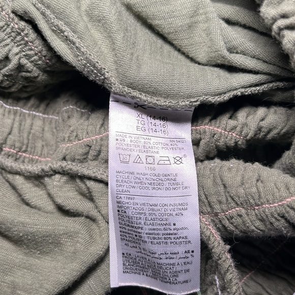 Old Navy Juniors olive green romper size XL - Picture 9 of 9